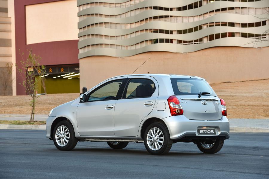  Toyota Etios Hatchback 2016 года  (ZA) (фото 10 из 14)